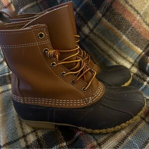 Classic bean boots size w 7
